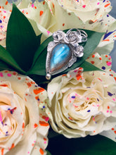 Load image into Gallery viewer, Labradorite Rose 🌹 Pendant