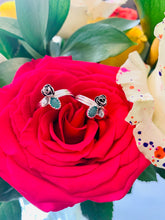 Load image into Gallery viewer, Rose 🌹 Emerald Ring
